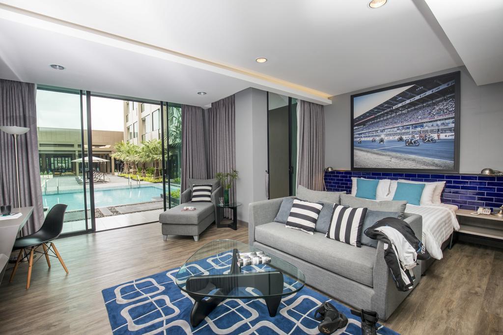 The Crystal Hotel Buriram - Formerly X2 Vibe Buriram Buitenkant foto