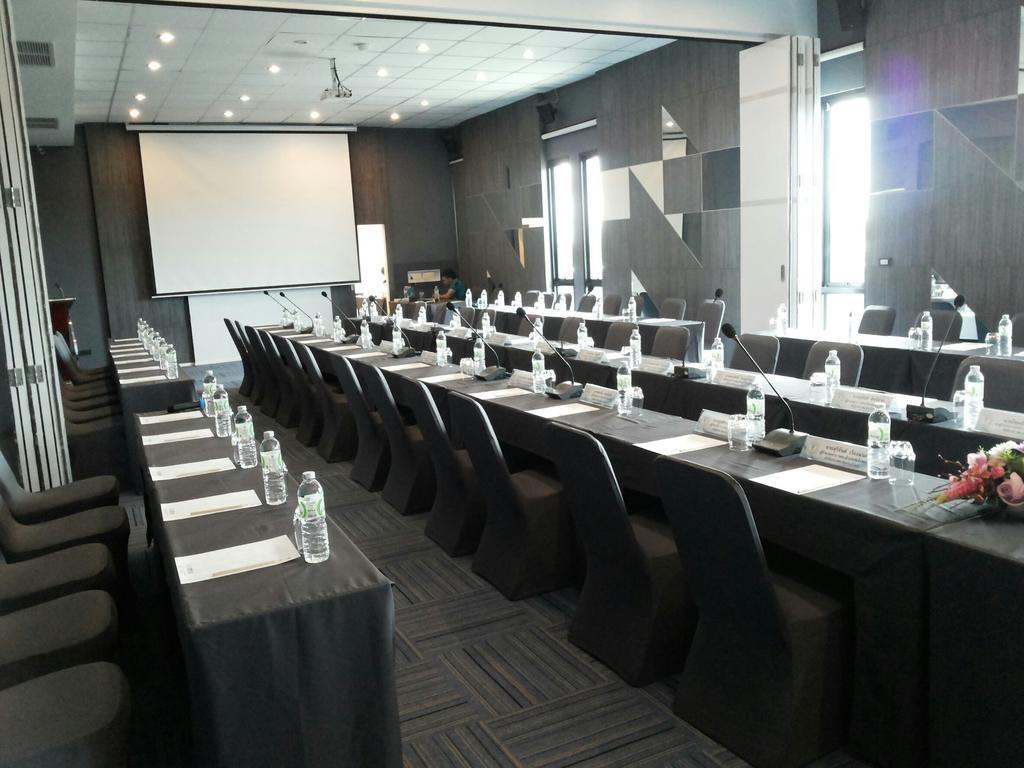 The Crystal Hotel Buriram - Formerly X2 Vibe Buriram Buitenkant foto